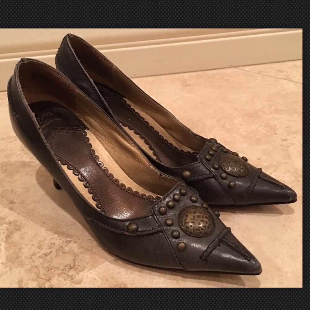 SAM EDELMAN Studded Leather Pointy Toe Heels 7.5M